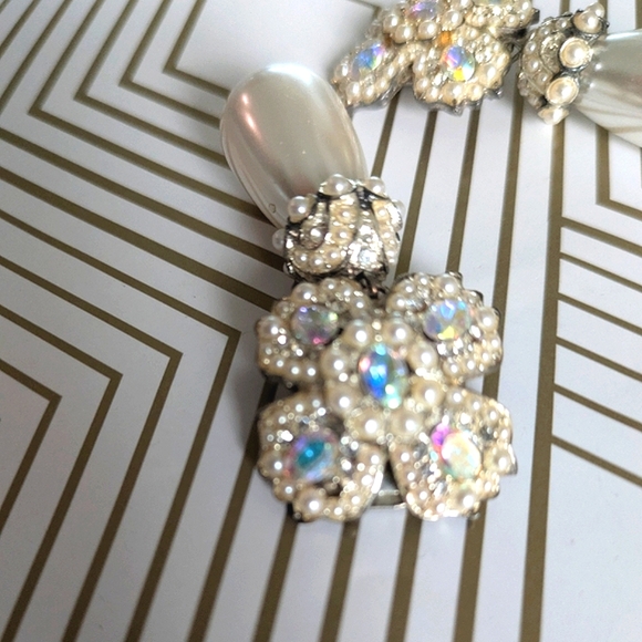 Vintage Tara Old Hollywood Glam Clip On Earrings - Picture 6 of 13